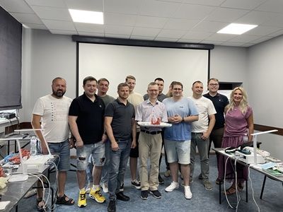 Сателітна сесія у липні 2025 року для лікарів-хірургів-імплантологів у Миколаєві на заході «Цікаві аспекти роботи у бічному відділі нижньої щелепи. Альтернатива кістковій пластиці».