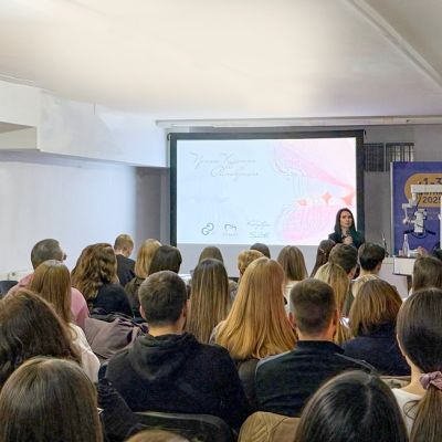 Майстер-клас «Пряма художня реставрація фронтальних зубів» — понад 100 стоматологів обрали розвиток