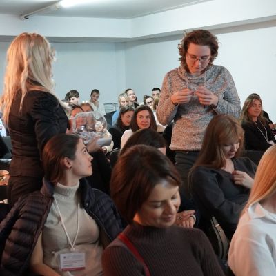 Майстер-клас «Пряма художня реставрація фронтальних зубів» — понад 100 стоматологів обрали розвиток