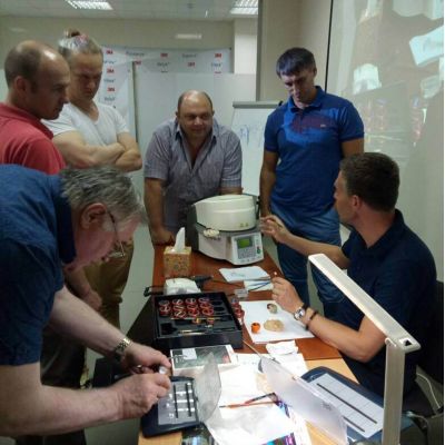 7 липня, Дніпро - пройшов майстер-клас - Неповторні можливості металокераміки HERAEUS KULZER