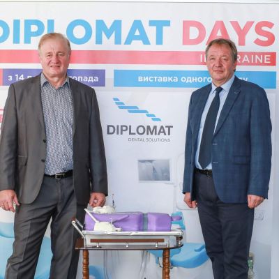 Виставка одного бренда "Diplomat Days" - м. Дніпро, магазин "МЕДТЕХНІКА" - День 1